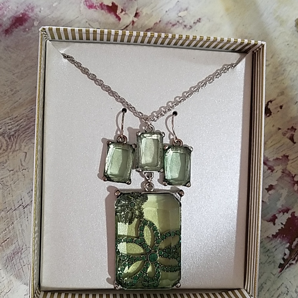 Necklace & Earring Set